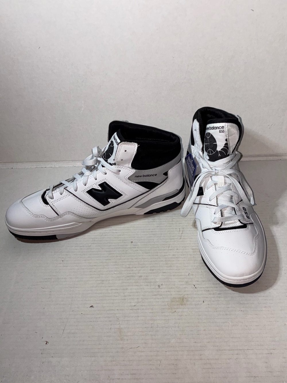 NWOB New balance 650 High Top Tennis Shoes White Black Sz 15